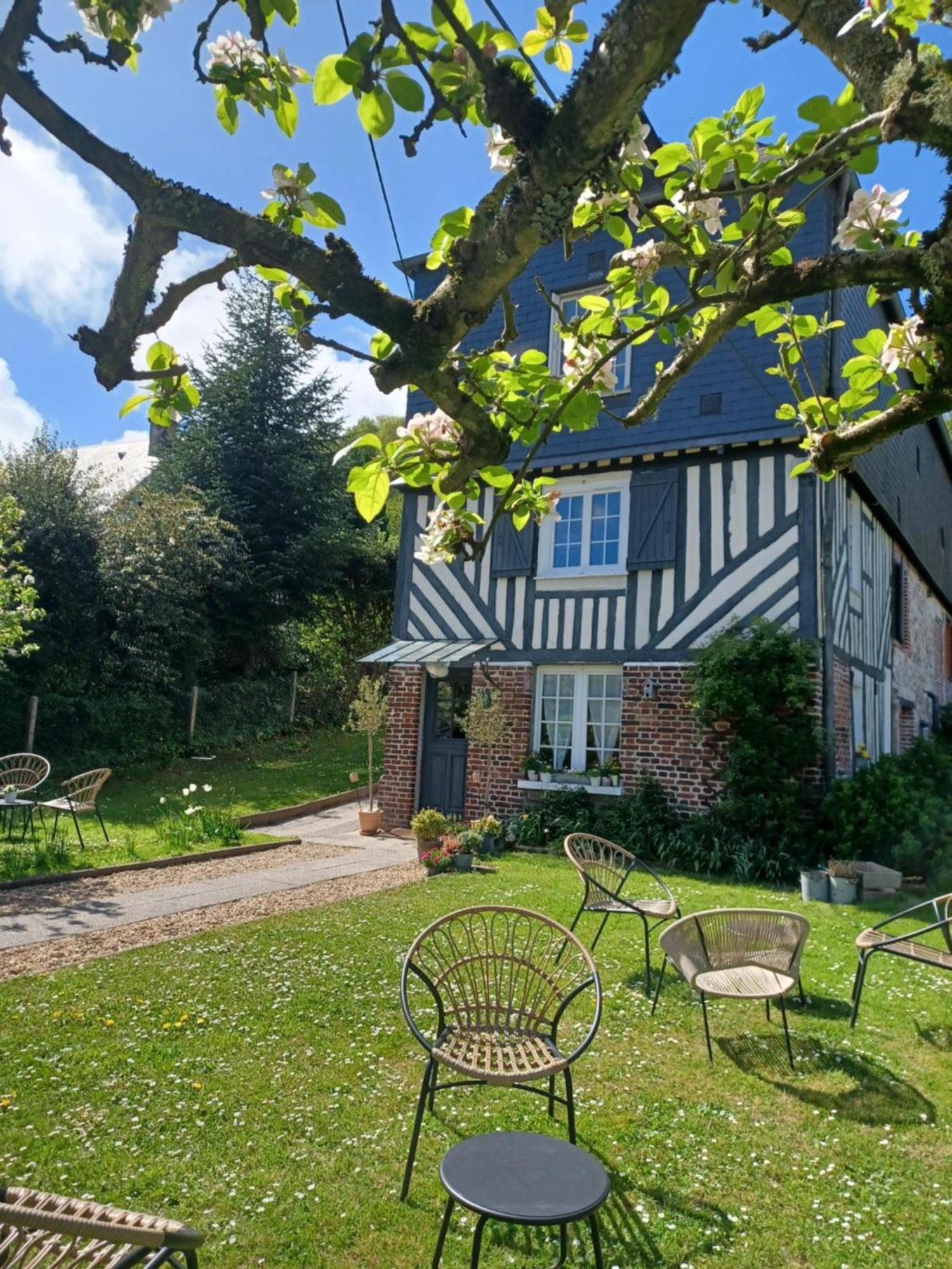 Les Pommiers Bed & Breakfast Honfleur Exterior photo